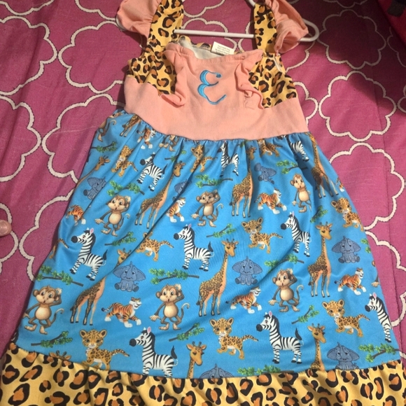 Size 3T Monogram "E" Animal Print  Dress with Pink and Blue Great for A Zoo Trip - Picture 1 of 8